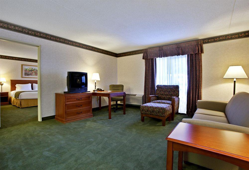 Holiday Inn Express Hotel & Suites Pittsburgh Airport By Ihg Robinson Township Habitación foto