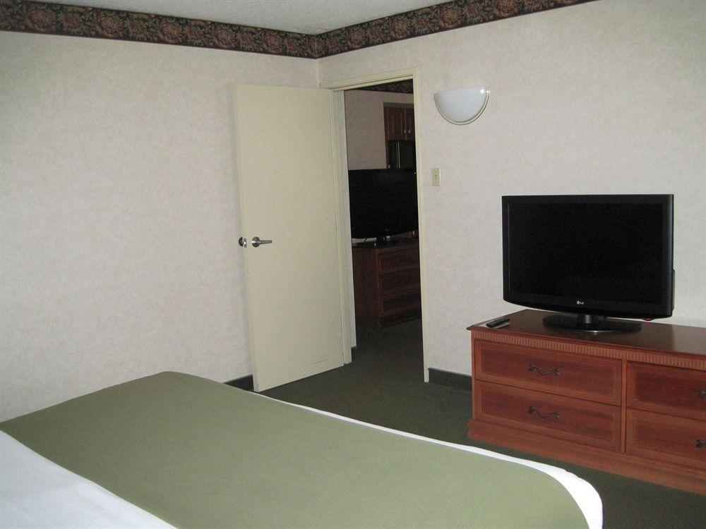 Holiday Inn Express Hotel & Suites Pittsburgh Airport By Ihg Robinson Township Habitación foto